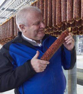 Nussi mit der Salami vom Mangalitza-Schwein